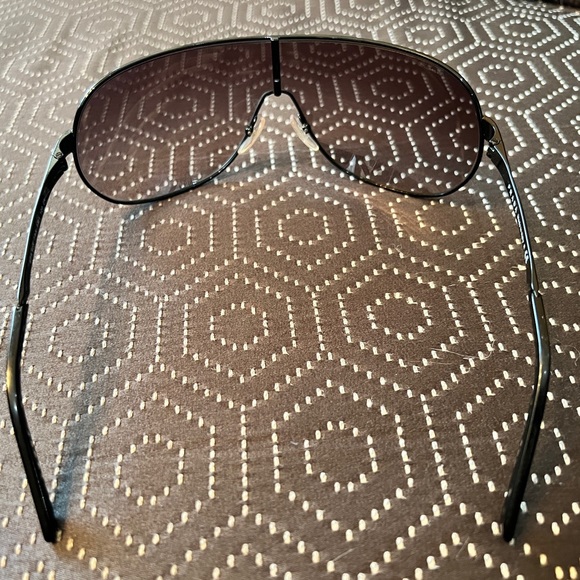 Prada shields in Perfect condition. Black with gun metal grey tint. - Picture 10 of 10